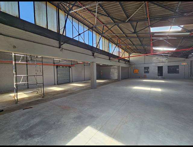 742M² WAREHOUSE TO LET IN BENROSE